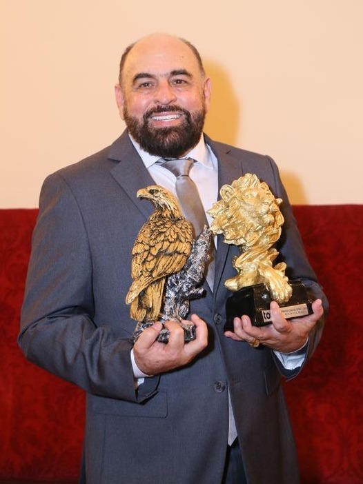 Bruno Cezar Cecchini recebe os prêmios Leão de Ouro e Águia Dourada por sua atuação de destaque no cooperativismo mineral brasileiro.